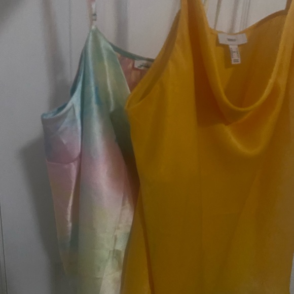 Bundle of two dressy tank tops camisole great for pairing it with a blazer. - Picture 4 of 5